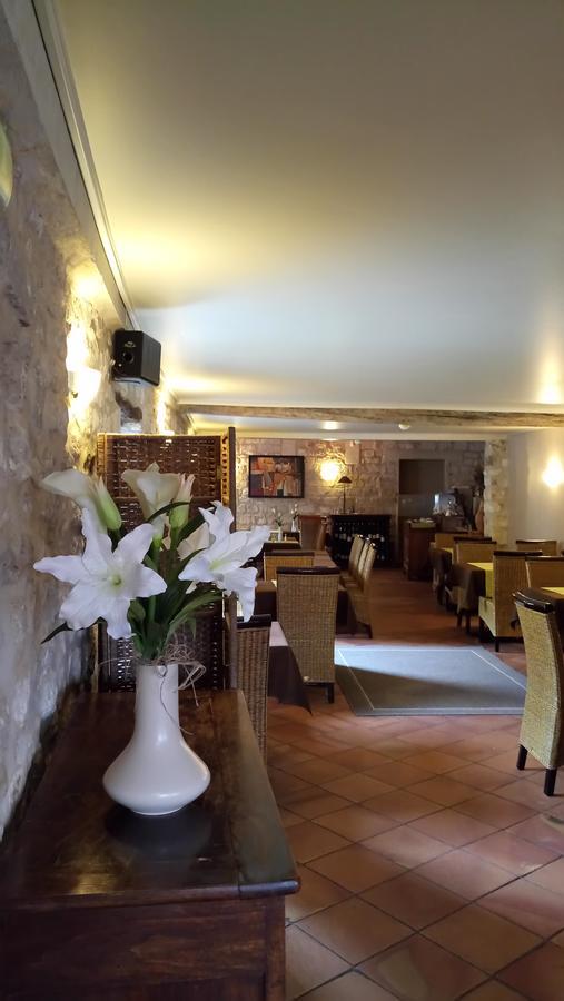 Hotel Restaurant - La Ferme De Vaux Creil Εξωτερικό φωτογραφία