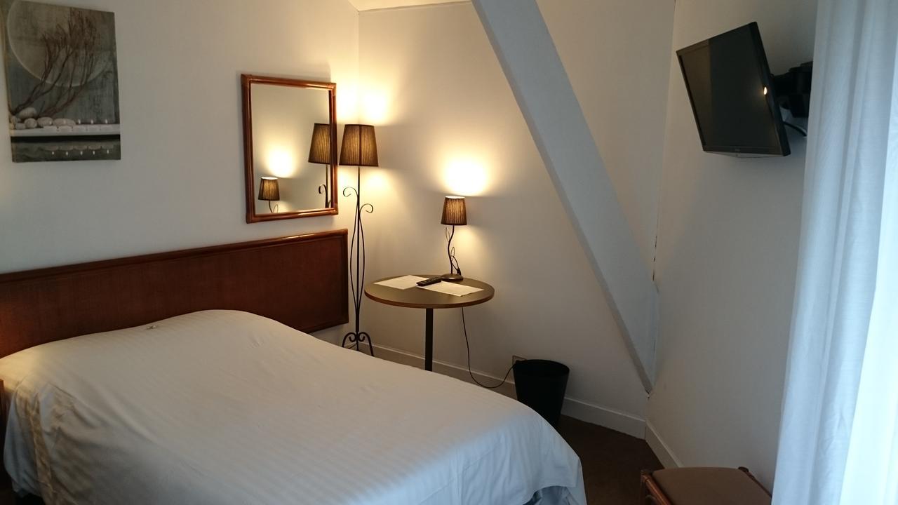 Hotel Restaurant - La Ferme De Vaux Creil Εξωτερικό φωτογραφία